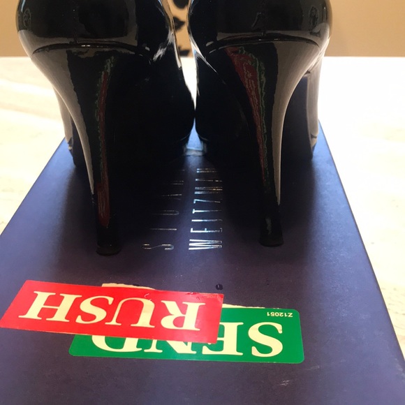 Stuart Weitzman Platswoon Black Soft Patent Pump - Picture 4 of 7